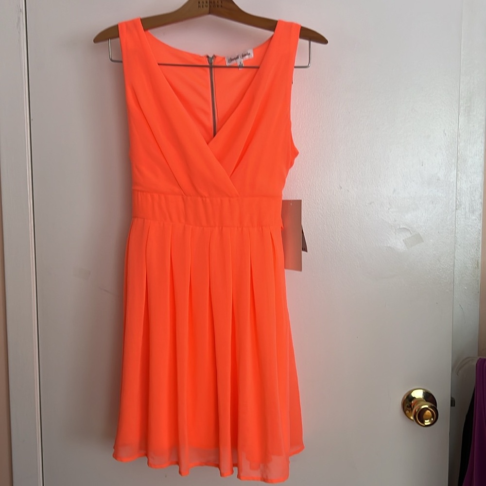 👗NWT Neon Coral Mini Dress 👗